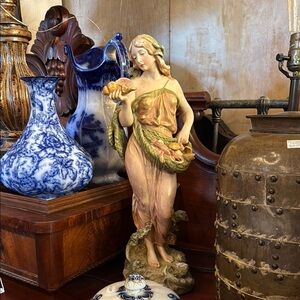 Royal Dux Nouveau statue